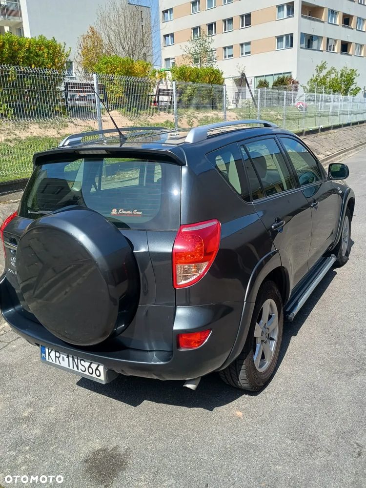 Toyota RAV4 - 4