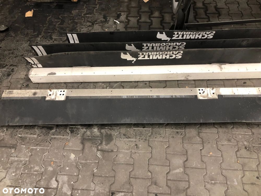 Zderzak tylny – Schmitz Cargobull Części do naczepy / pojazdu ciężarowego Schmitz Cargobull - 2