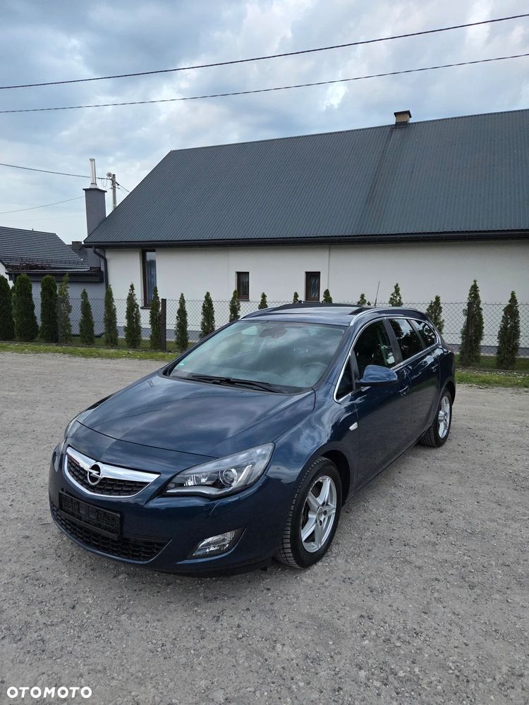 Opel Astra 1.6 Turbo Sport - 1