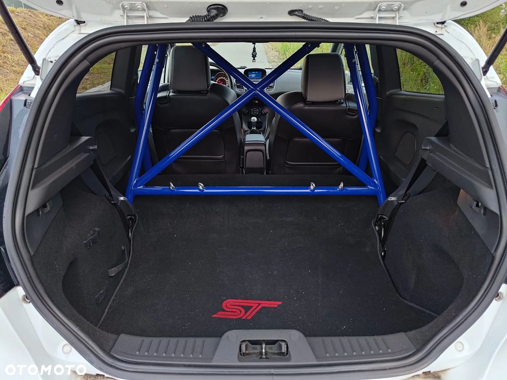 Ford Fiesta 1.6 EcoBoost ST - 27