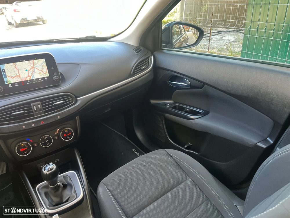 Fiat Tipo Station Wagon 1.3 M-Jet Lounge - 33