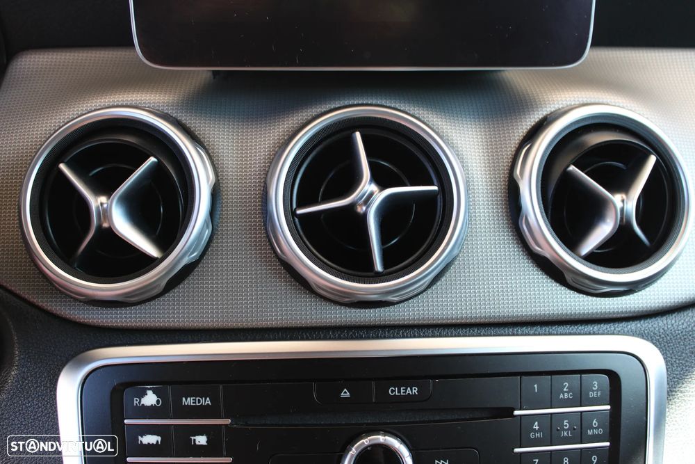 Mercedes-Benz GLA 220 d - 20