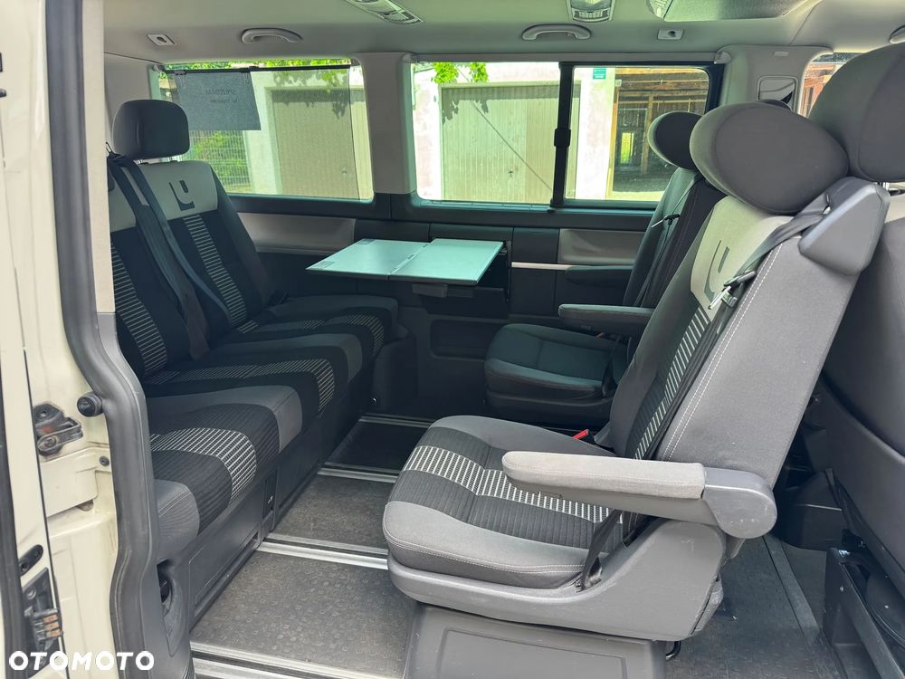 Volkswagen Multivan - 23