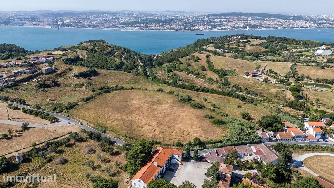 Propriedade Única na Trafaria | Almada: Terreno de 21.241 m2 e 3 Casas - Grande imagem: 4/14