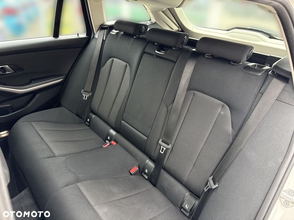 BMW Seria 3 318i Advantage - 9