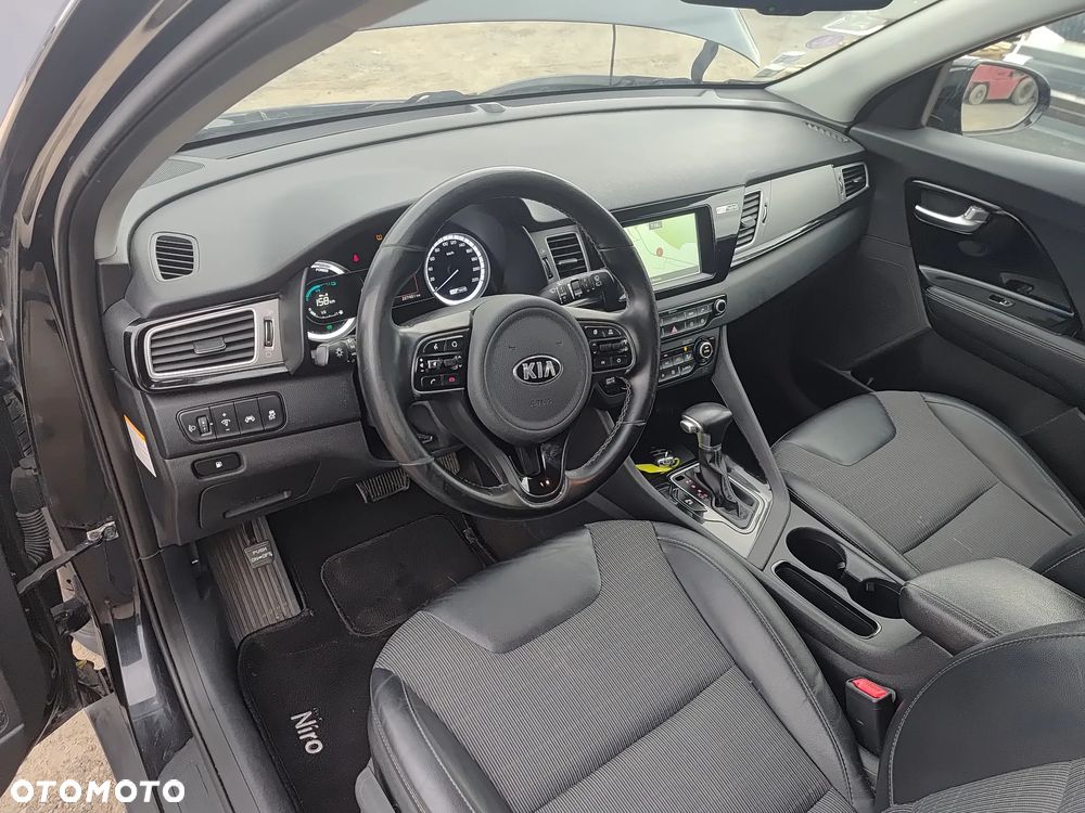 Kia Niro 1.6 GDI 2WD Vision - 27