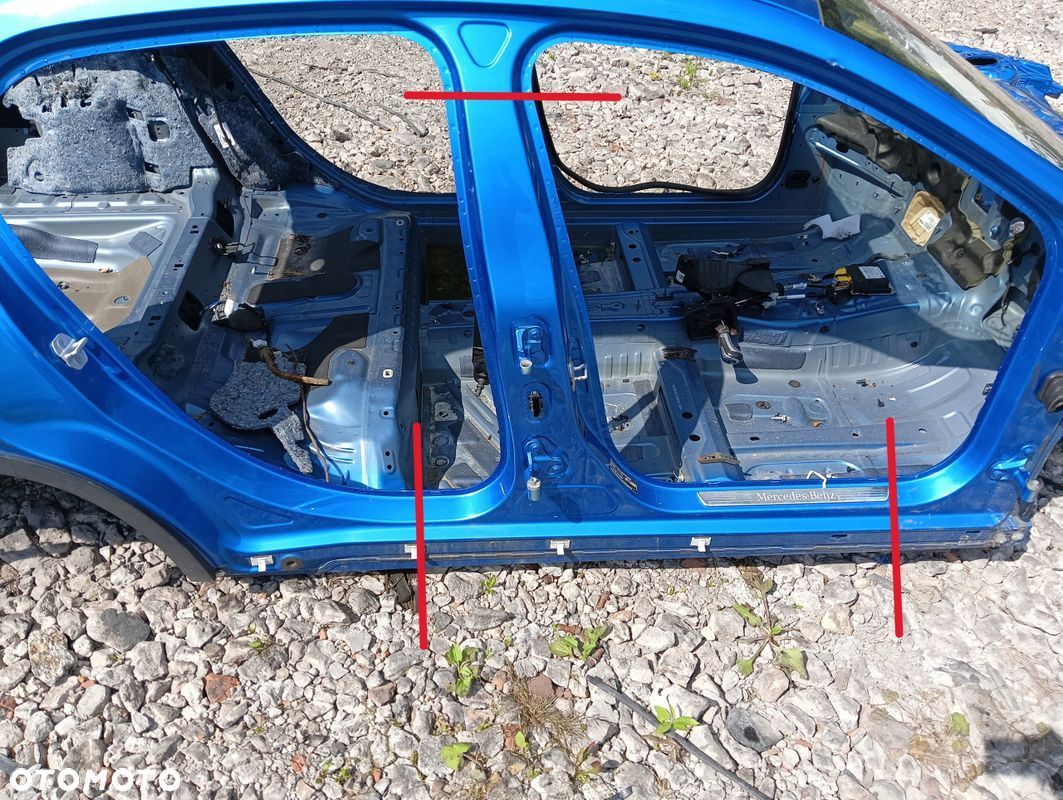 PRÓG PRAWY SŁUPEK ŚRODKOWY MERCEDES GLA X156 (2013-2017) - 1