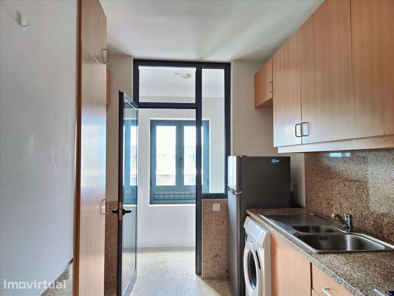 Apartamento T2 em Vila Nova de Gaia com Garagem e Elevador - Grande imagem: 5/23