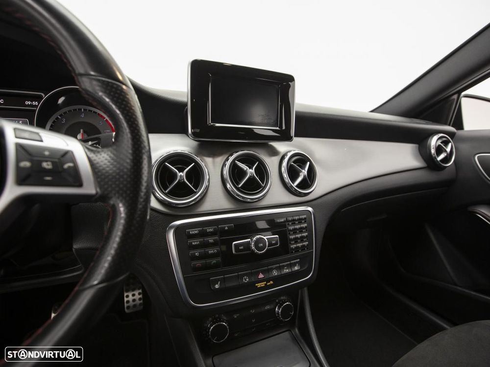 Mercedes-Benz GLA 200 - 18