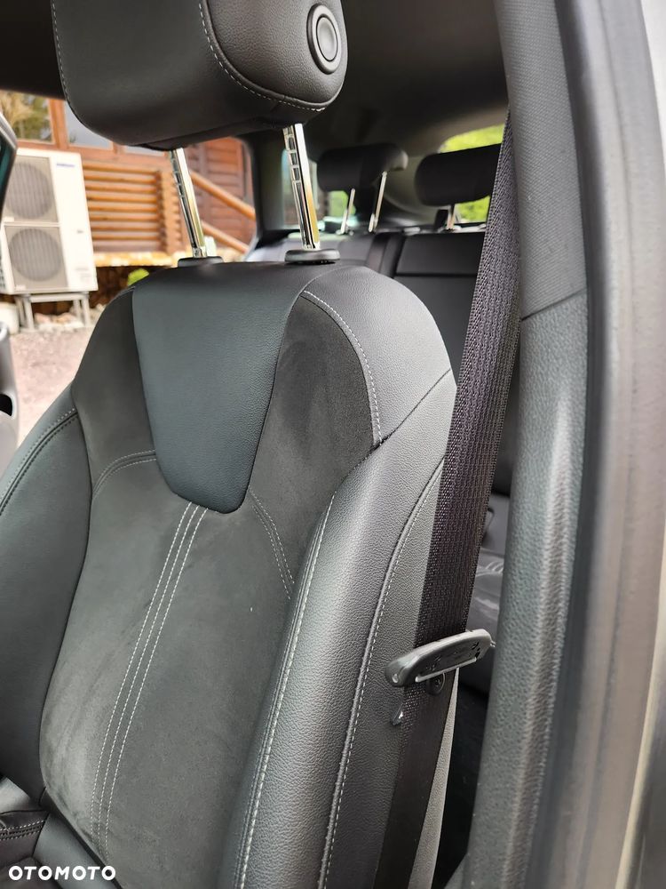 Opel Astra 1.2 T Ultimate S&S - 33