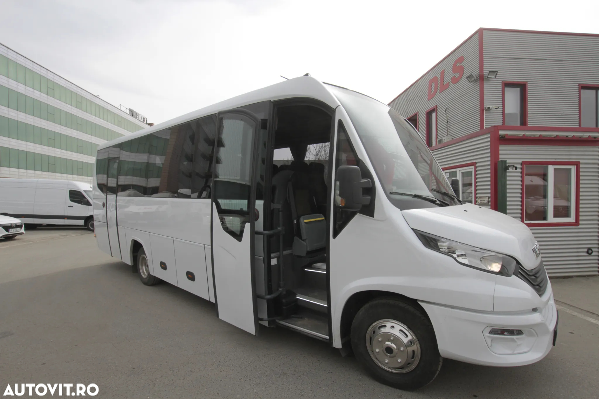 Iveco 70C18 29+1+1 locuri - 11