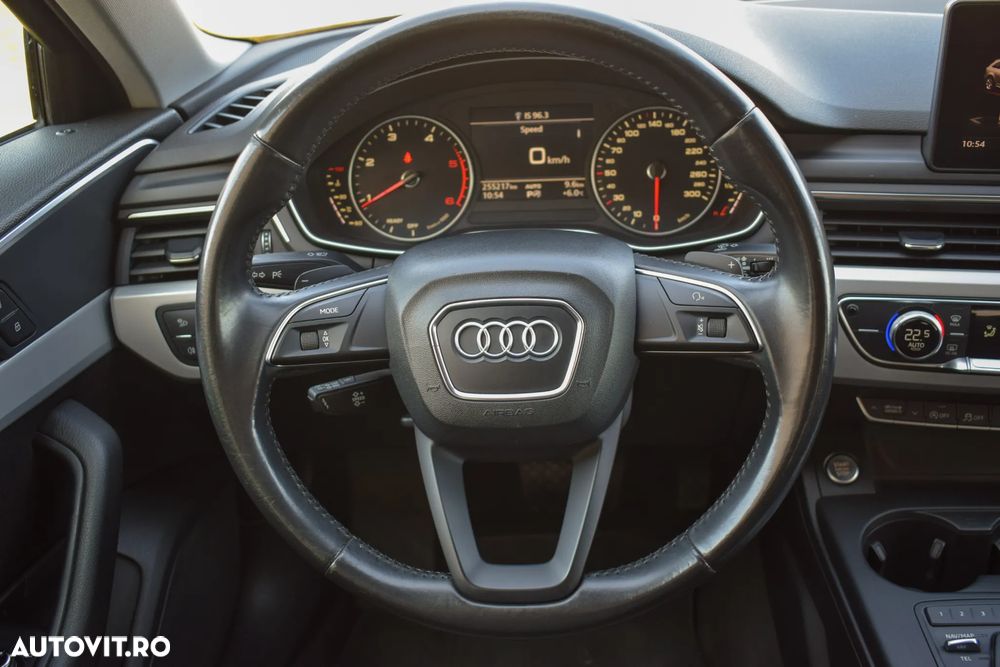 Audi A4 2.0 TDI ultra S tronic Design - 35