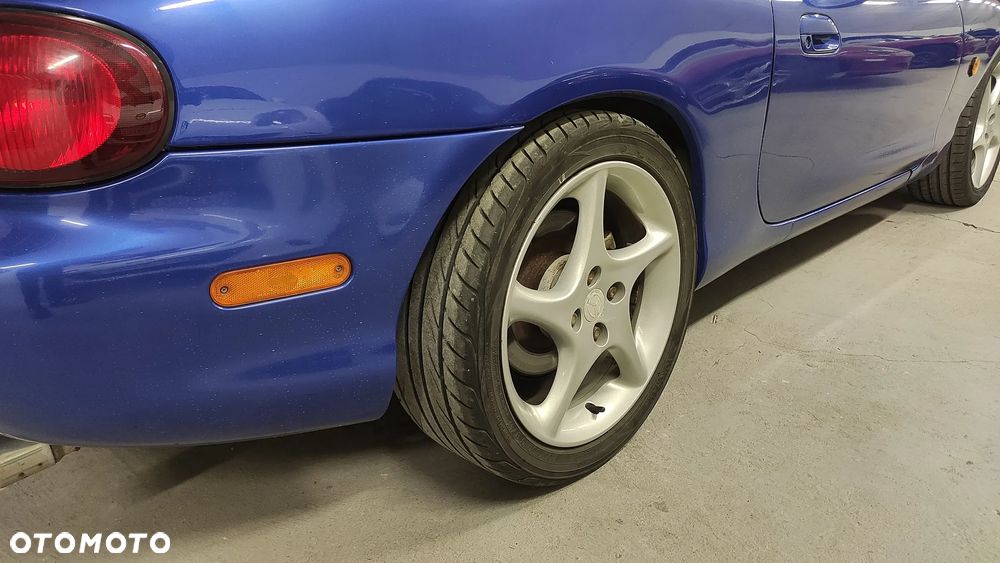 Mazda MX-5 1.9i 16V - 37