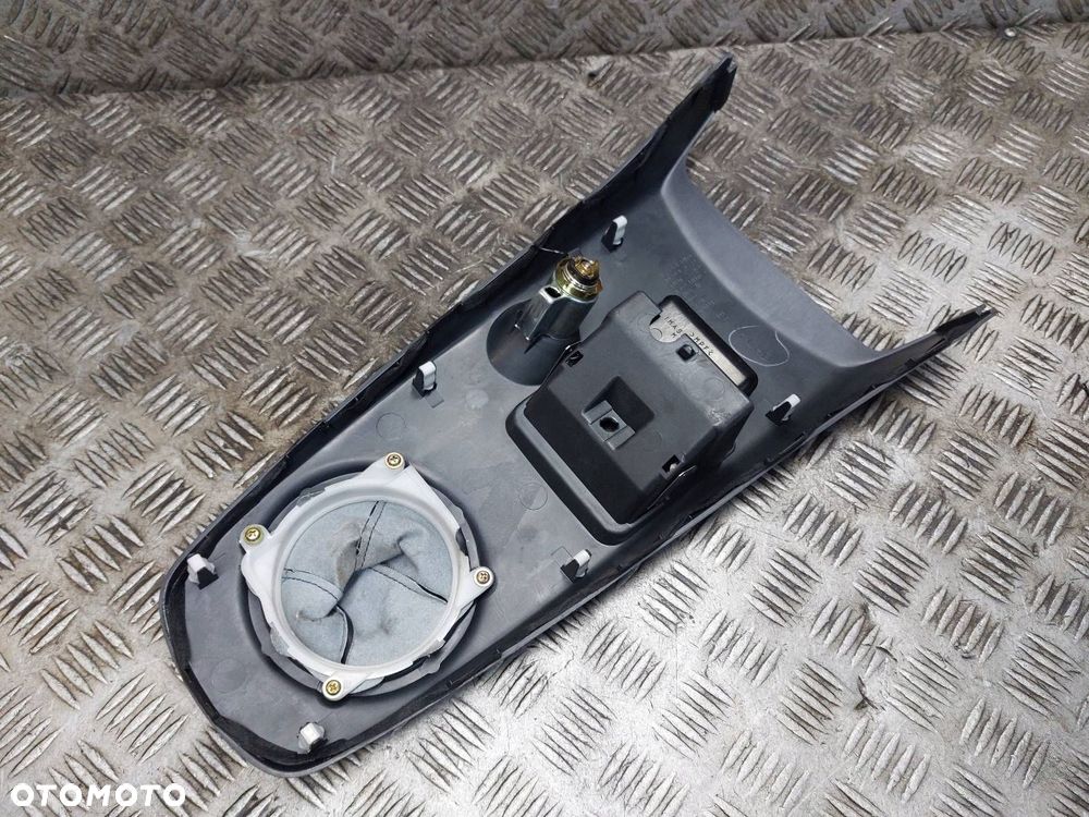 POPIELNICZKA MITSUBISHI LANCER VII - 5