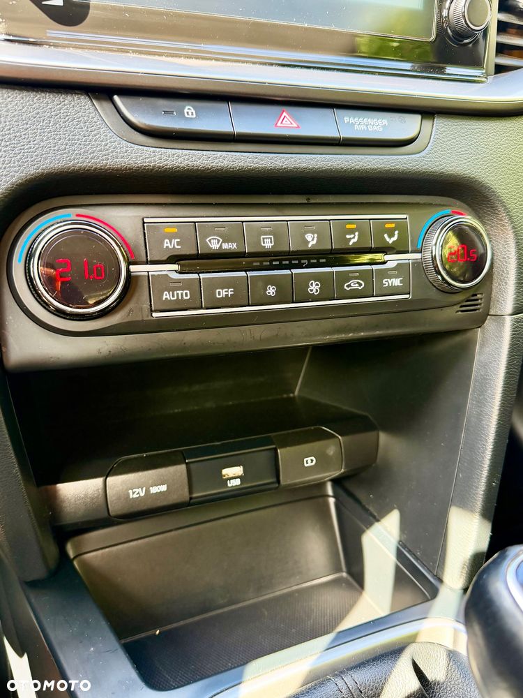 Kia Ceed 1.6 CRDi mHEV M - 9