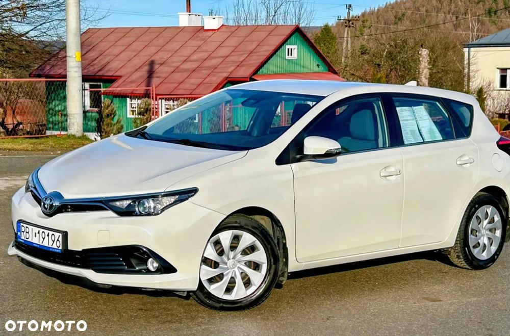 Toyota Auris 1.6 Premium - 1
