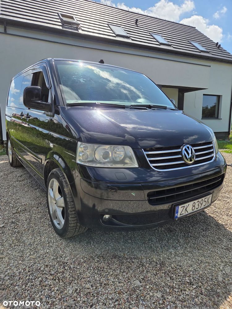 Volkswagen Multivan - 1