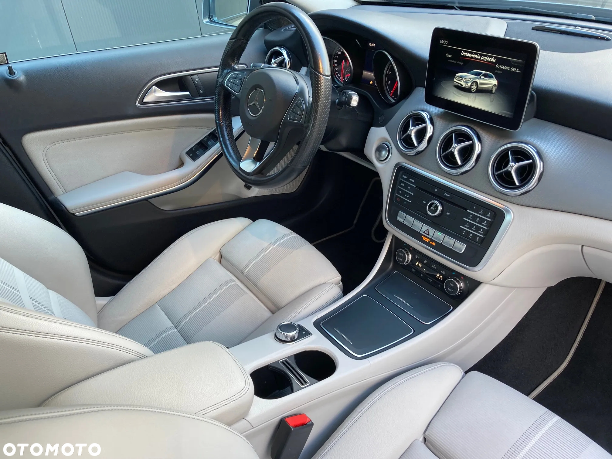 Mercedes-Benz GLA 200 7G-DCT AMG Line - 22