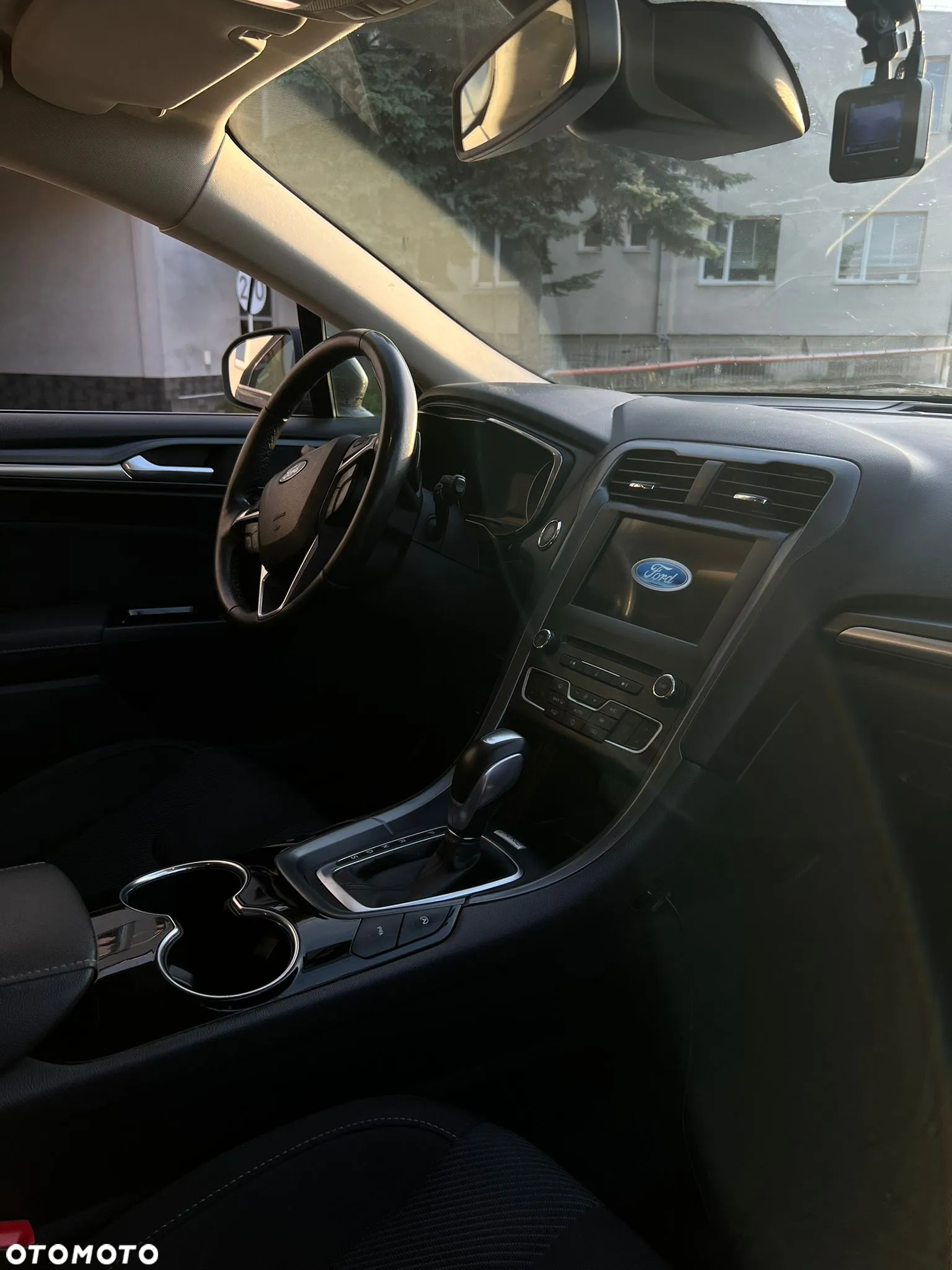 Ford Mondeo 2.0 EcoBoost Titanium - 18