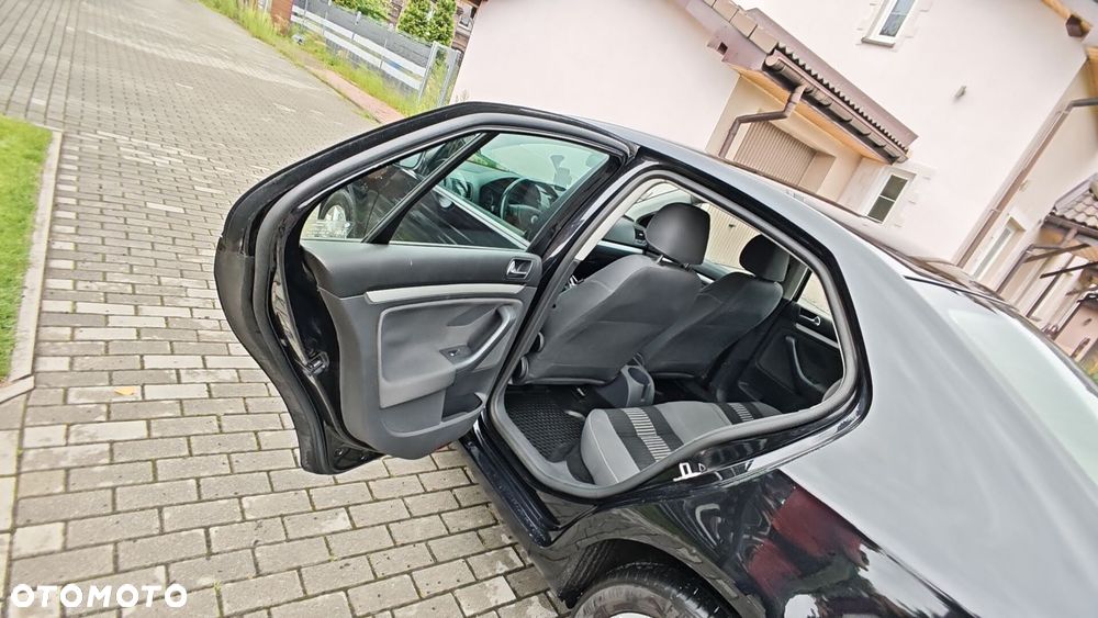 Volkswagen Jetta 1.4 TSI Comfortline - 19