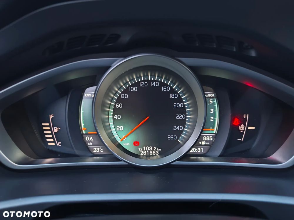Volvo V40 D2 RDesign - 26