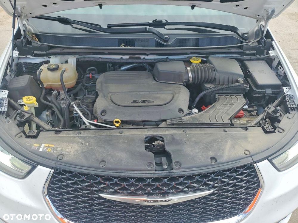 Chrysler Pacifica - 11