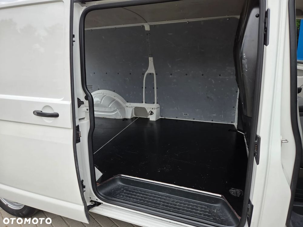 Volkswagen Transporter L2H1 - 23