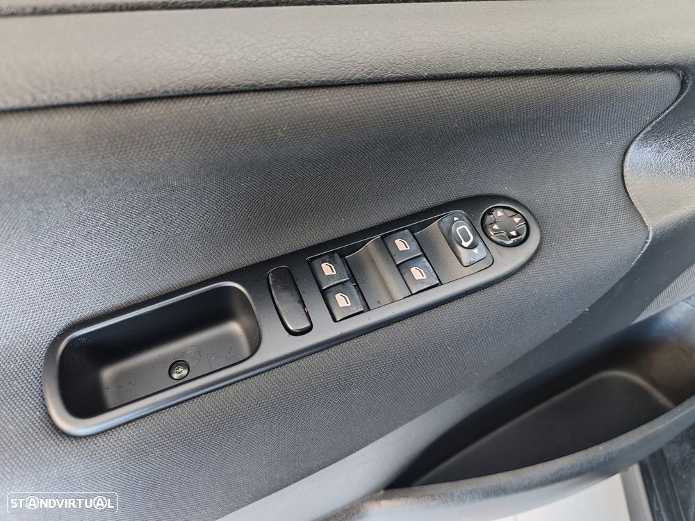 Peugeot 207 1.4 16V Active - 17