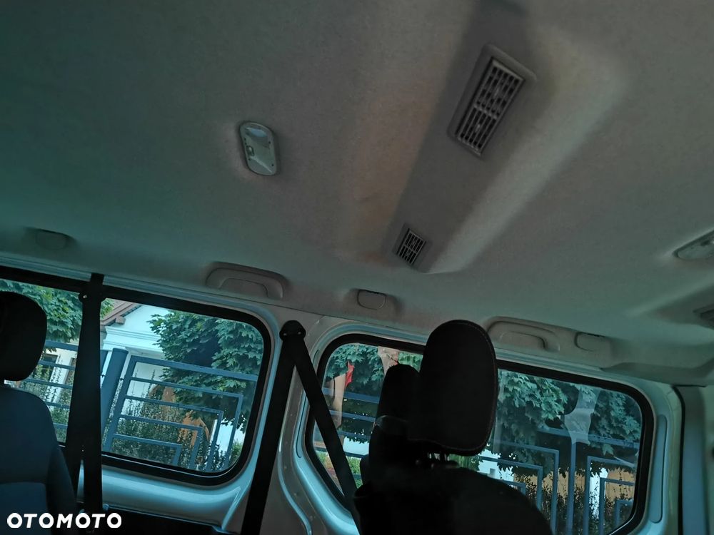 Renault Trafic Grand 1.6 dCi - 9