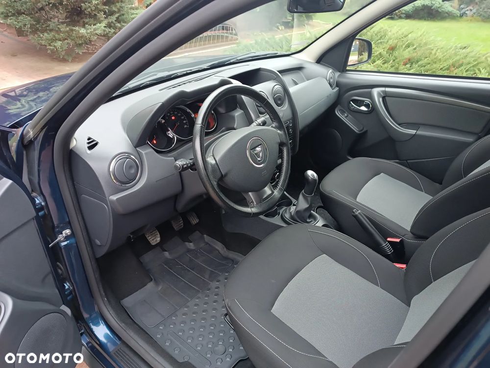 Dacia Duster 1.6 SCe Laureate S&S - 7