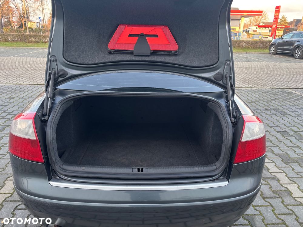 Audi A4 Limousine - 4