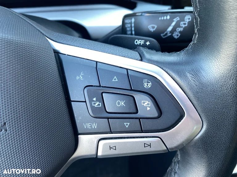 Volkswagen Golf 1.0 eTSI DSG MHEV Life - 25