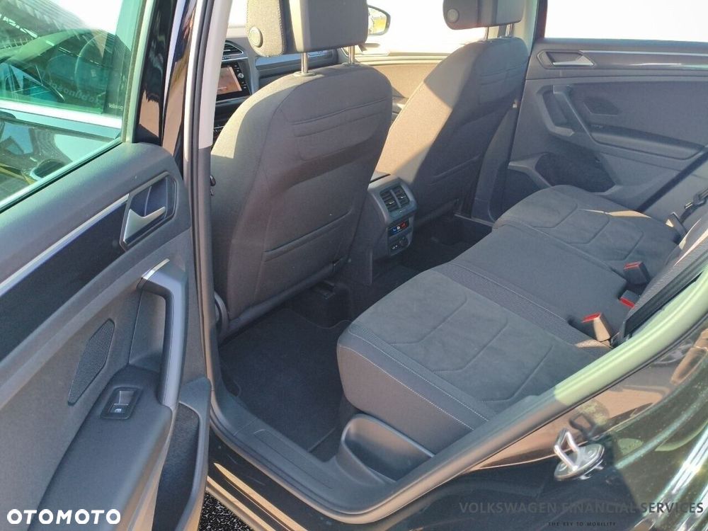 Volkswagen Tiguan - 12