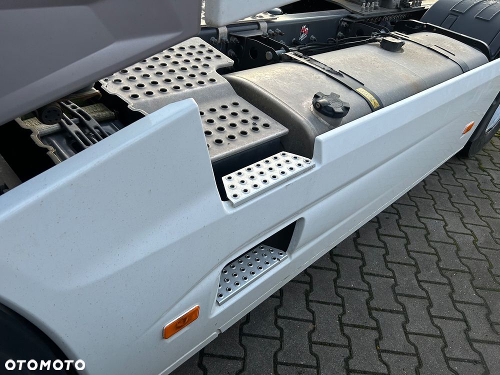 Renault HIGH GAMA T440 13l Volvo 2019 FULL SERWIS VIN: LD ! 13l STANDARD STANDARD / KLIMA POSTOJOWA / FULL OPCJA /  T520 T480 / TOP STAN GAMA T - 12