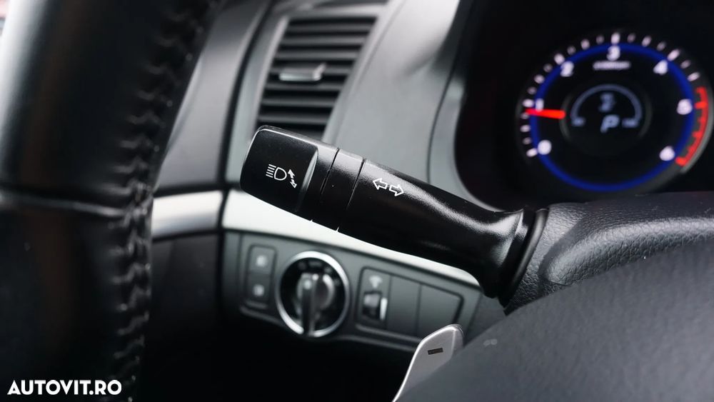 Hyundai i40 i40cw 1.7 CRDi Automatik Fifa World Cup Edition Gold - 21