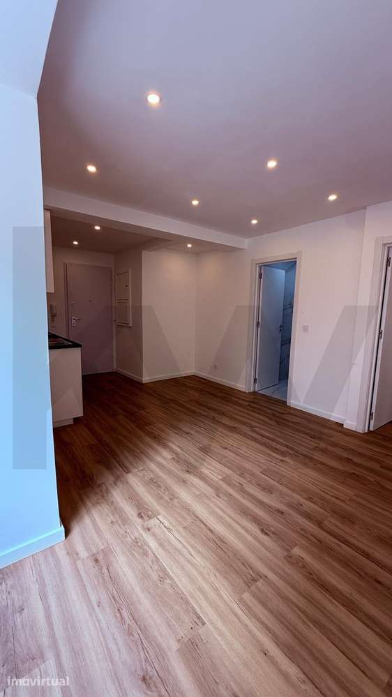 ENTRAR E VIVER! T2 com Remodelação Total no Forte da Casa - Grande imagem: 5/37
