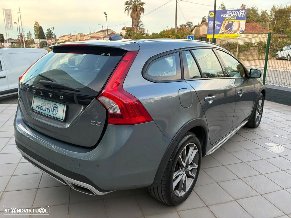 Volvo V60 Cross Country 2.0 D3 Summum Geartronic - 4