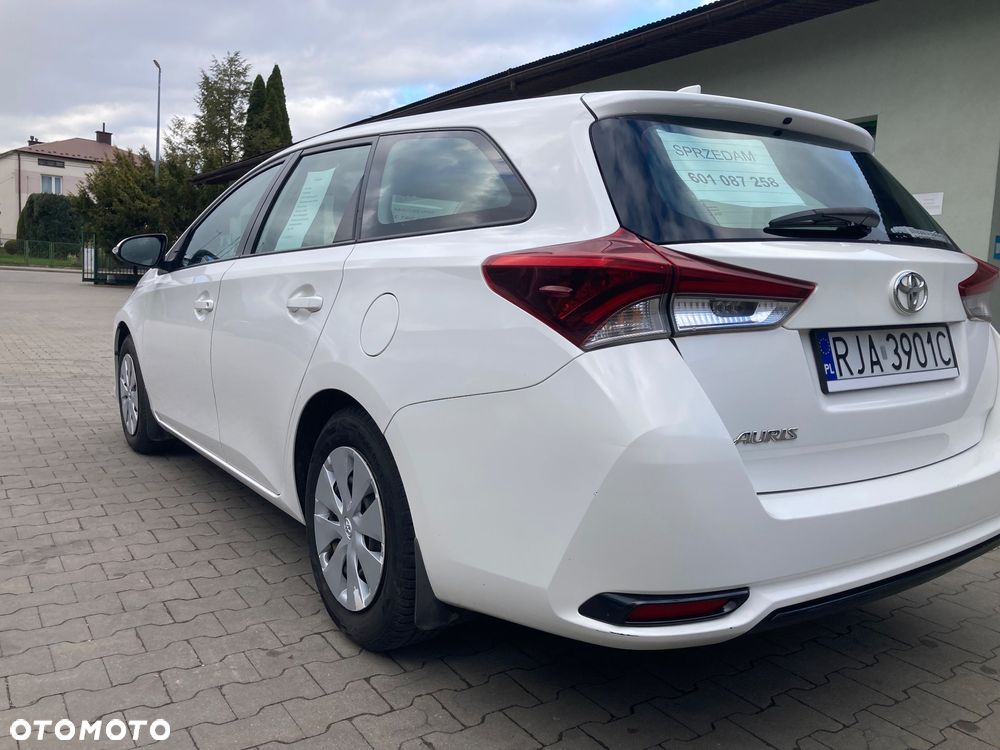 Toyota Auris - 2