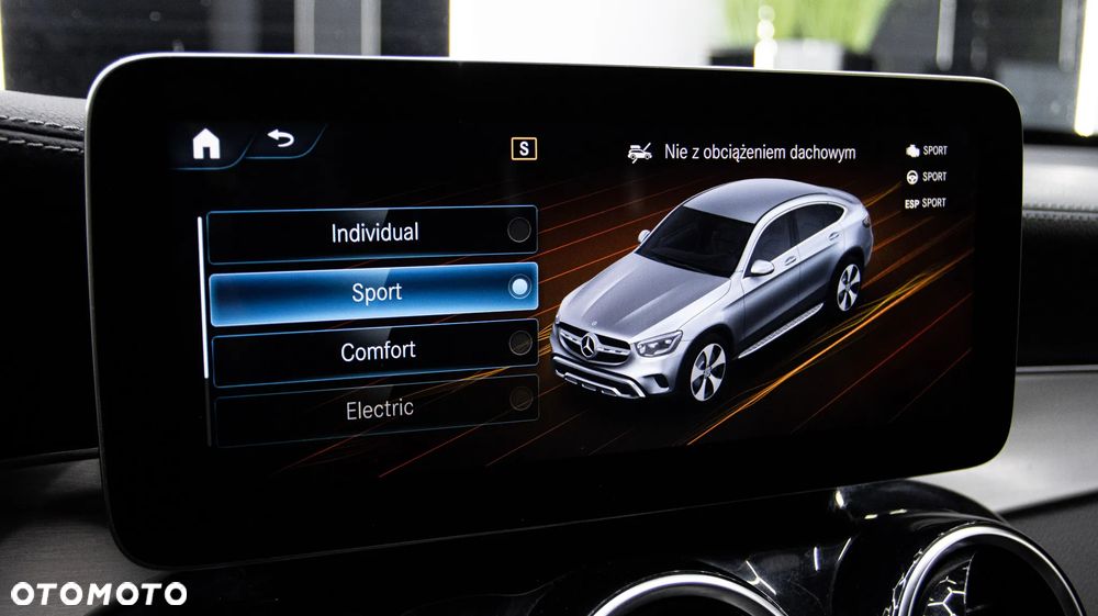 Mercedes-Benz GLC 300 e 4-Matic AMG Line - 27