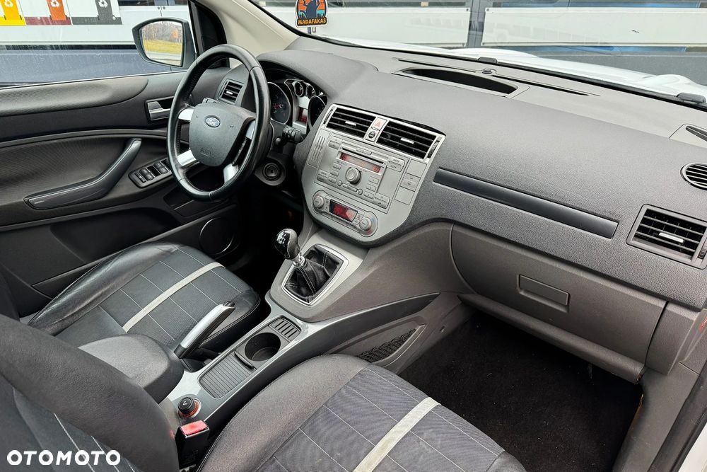 Ford Kuga 2.5 4x4 Titanium - 10