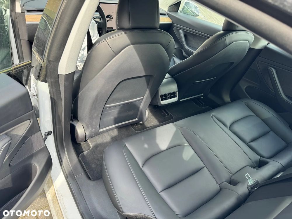 Tesla Model 3 - 14