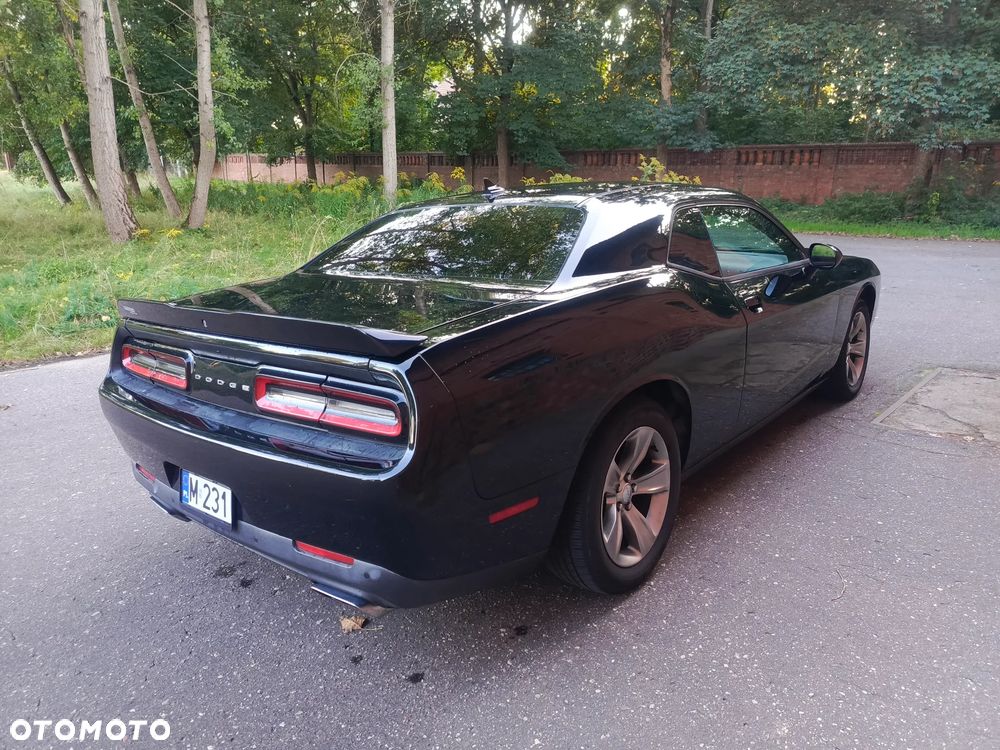Dodge Challenger - 4