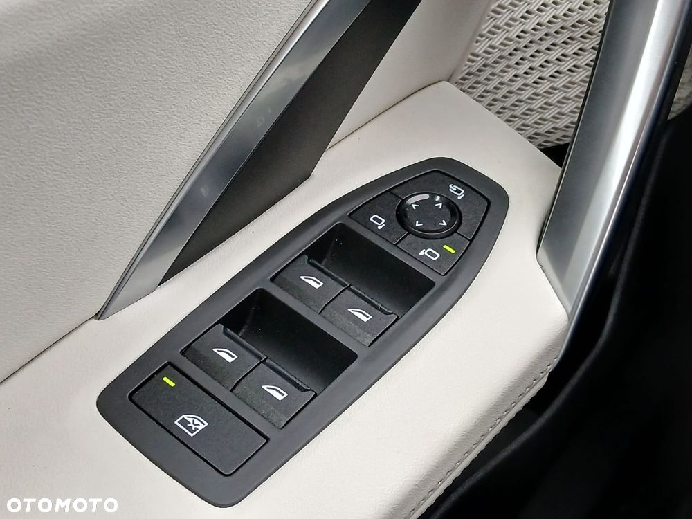 BMW X1 sDrive18d M Sport - 27