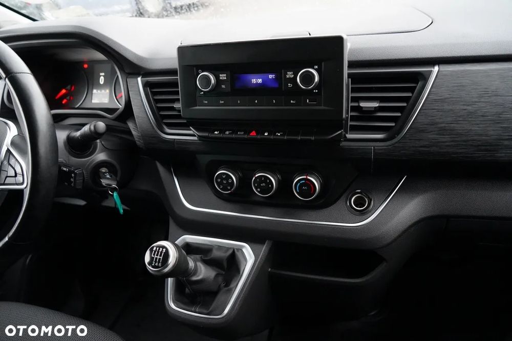 Renault TRAFIC III / BUS / 9 MIEJSC / PIERWSZY WŁAŚCICIEL / POLSKI SALON / 2022 ROK / - 27