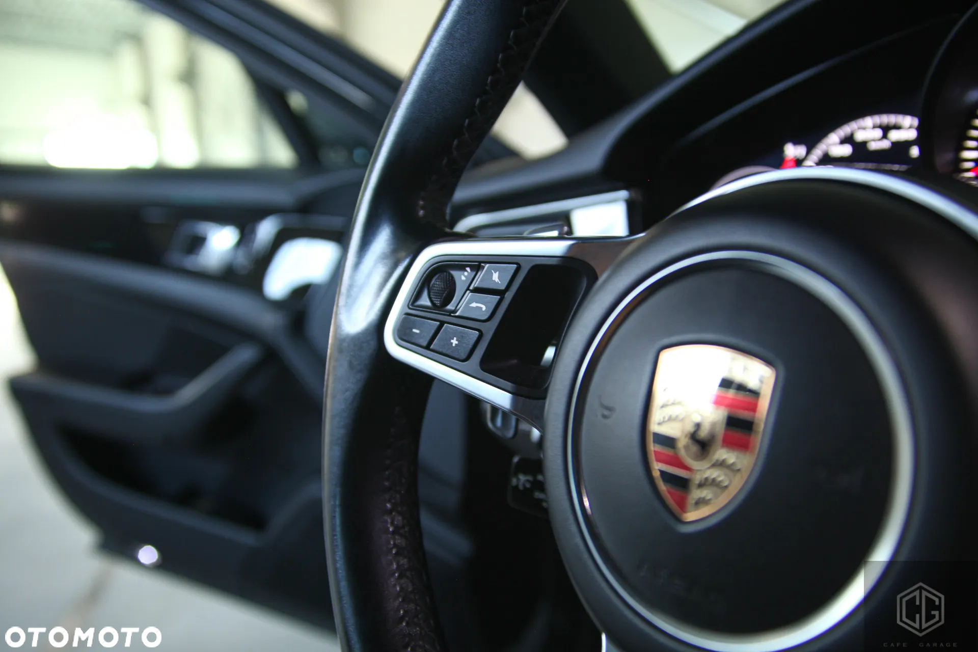 Porsche Panamera 4 - 38