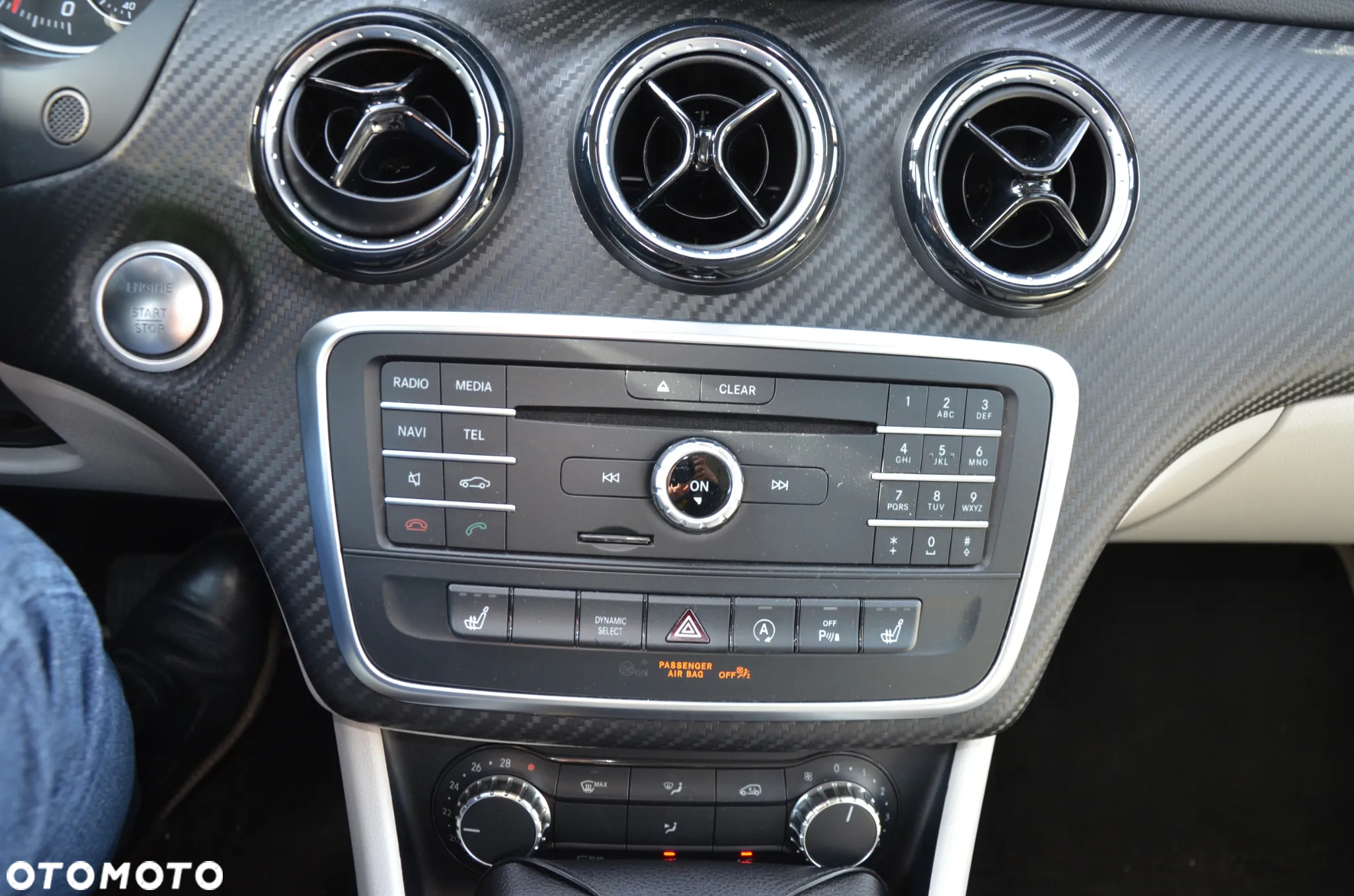 Mercedes-Benz GLA 200 7G-DCT - 15