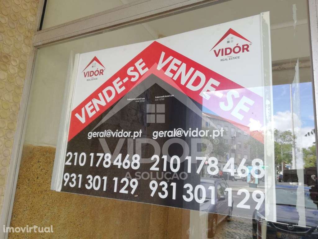 Loja duplex c/ montras no Alto do Seixalinho - Barreiro - Grande imagem: 4/37