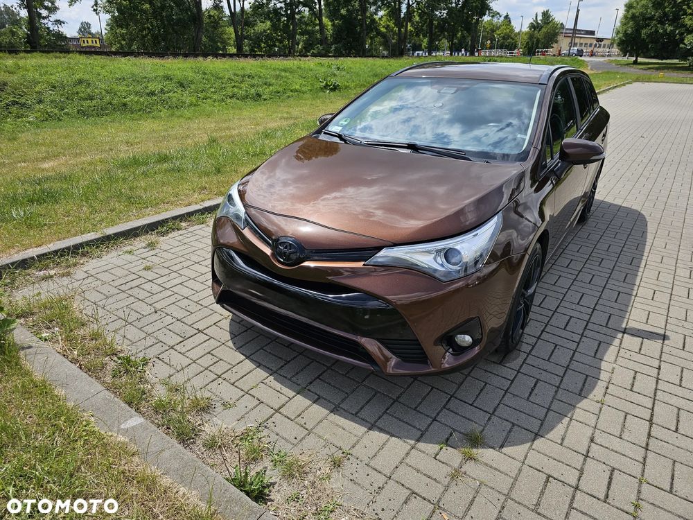 Toyota Avensis - 1