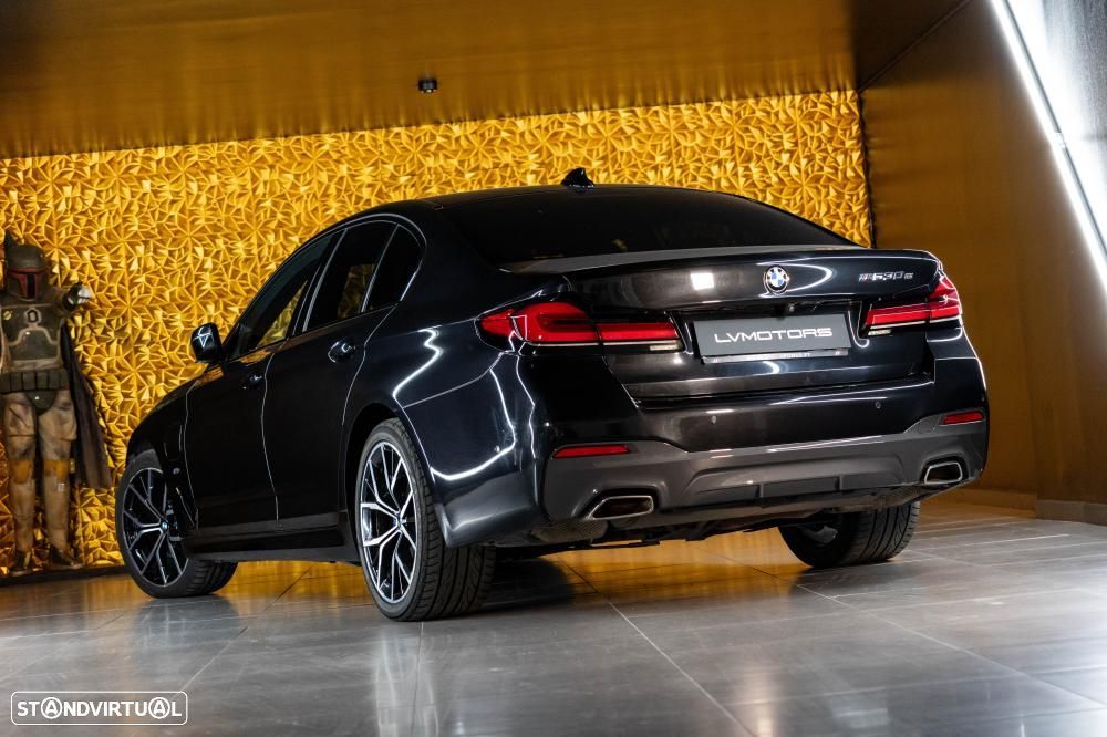 BMW 530 e Pack Desportivo M - 11