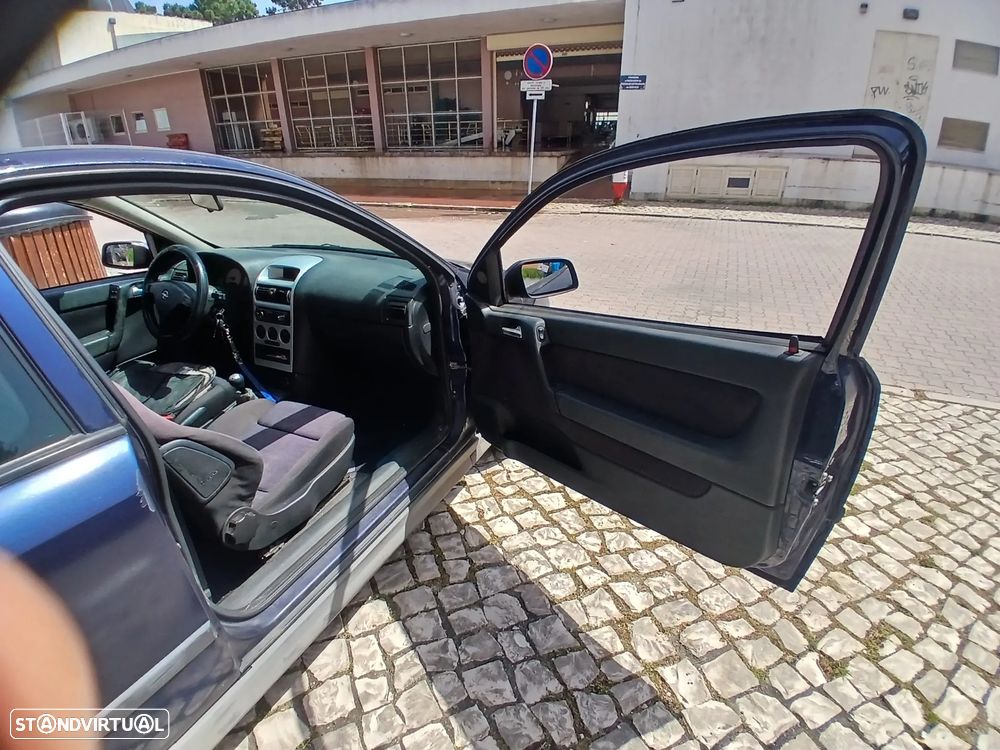 Opel Astra 1.6 Sport - 12